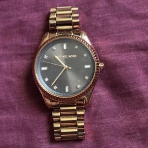 women’s rose gold michael kors watch